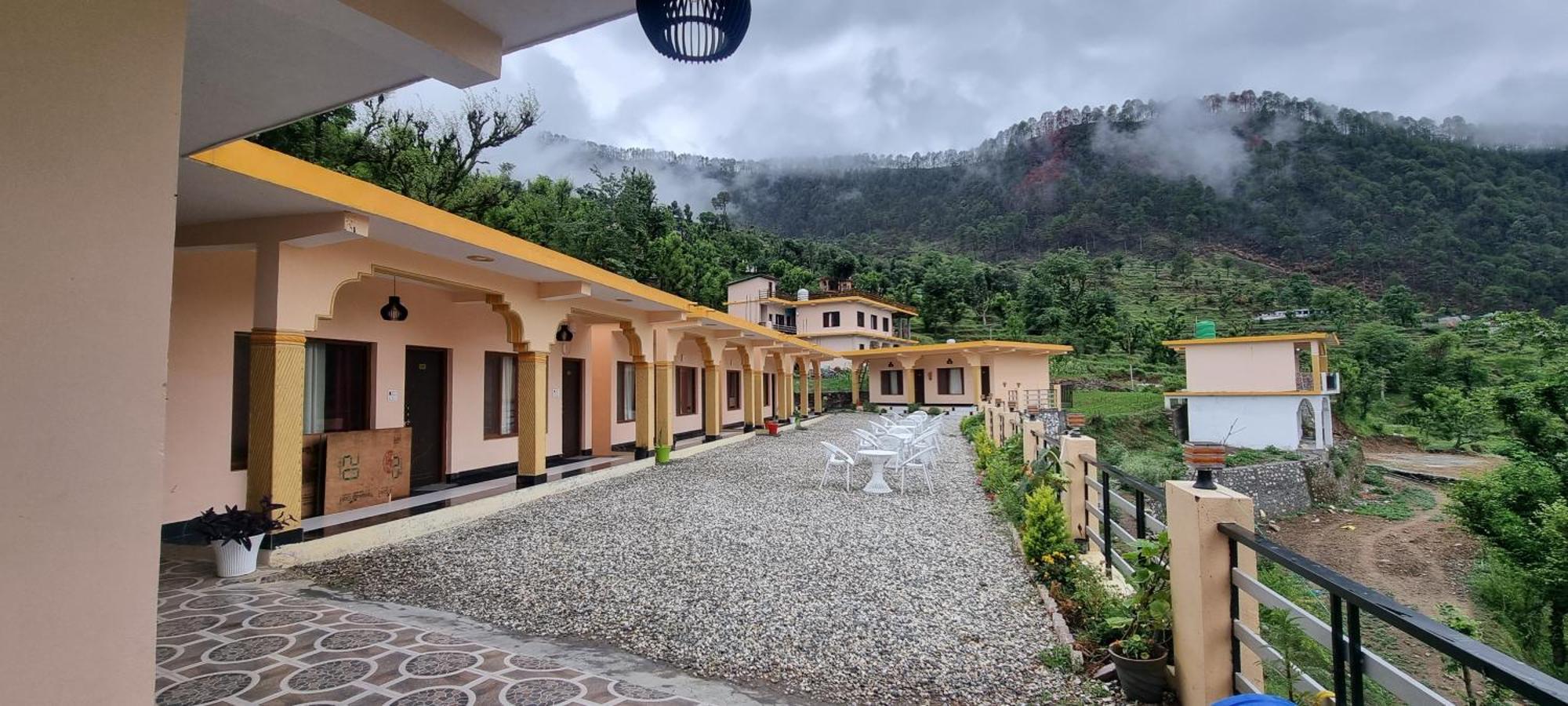 Shri Krishna Farms& Resorts Barkot Exterior foto